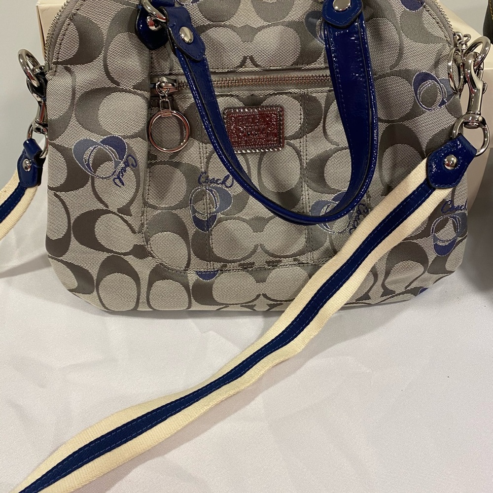 Coach Bag - Picture 4 of 6